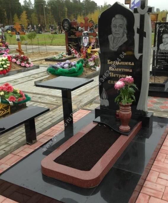 Памятник из гранита Сургут Эконом памятник Пламя Октябрьское поле